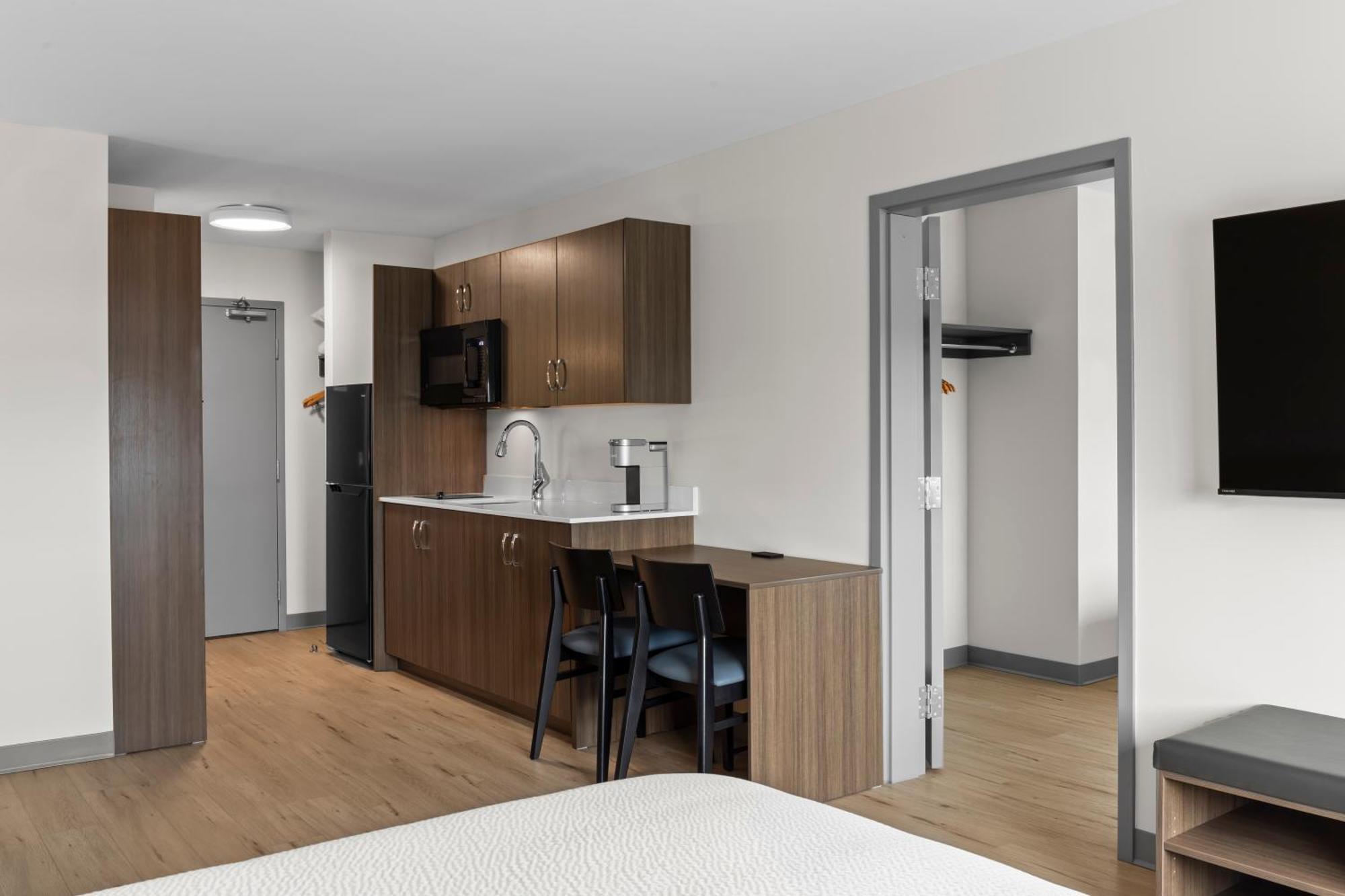 Days Inn By Wyndham Steinbach Exteriör bild
