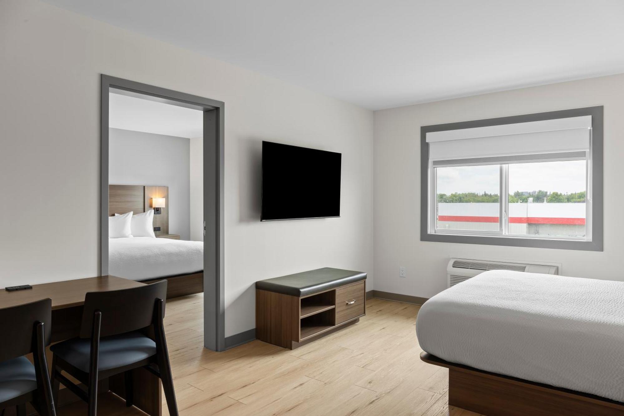 Days Inn By Wyndham Steinbach Exteriör bild