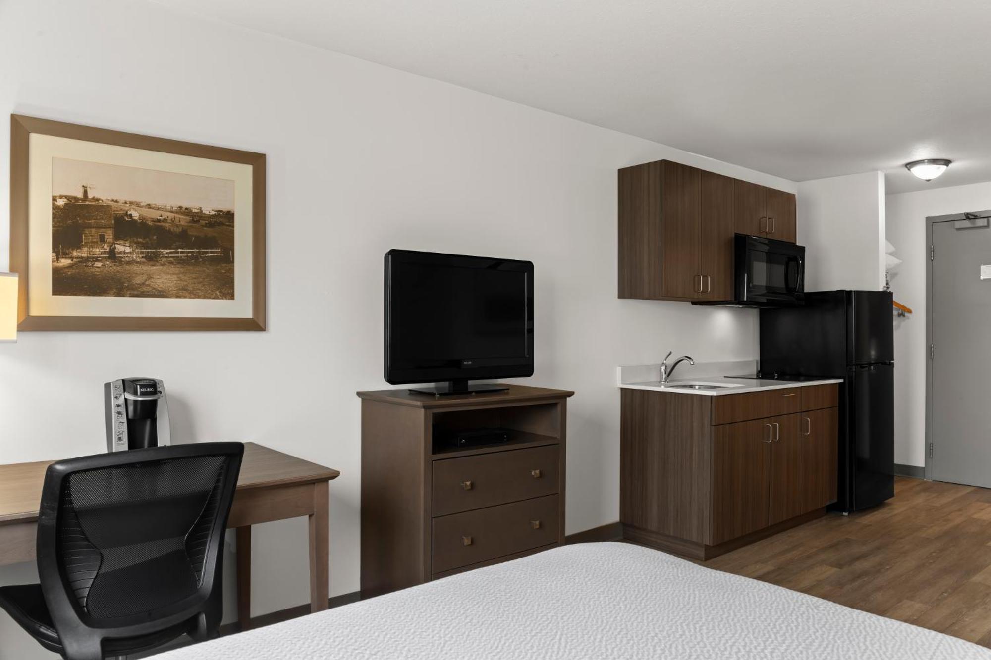 Days Inn By Wyndham Steinbach Exteriör bild