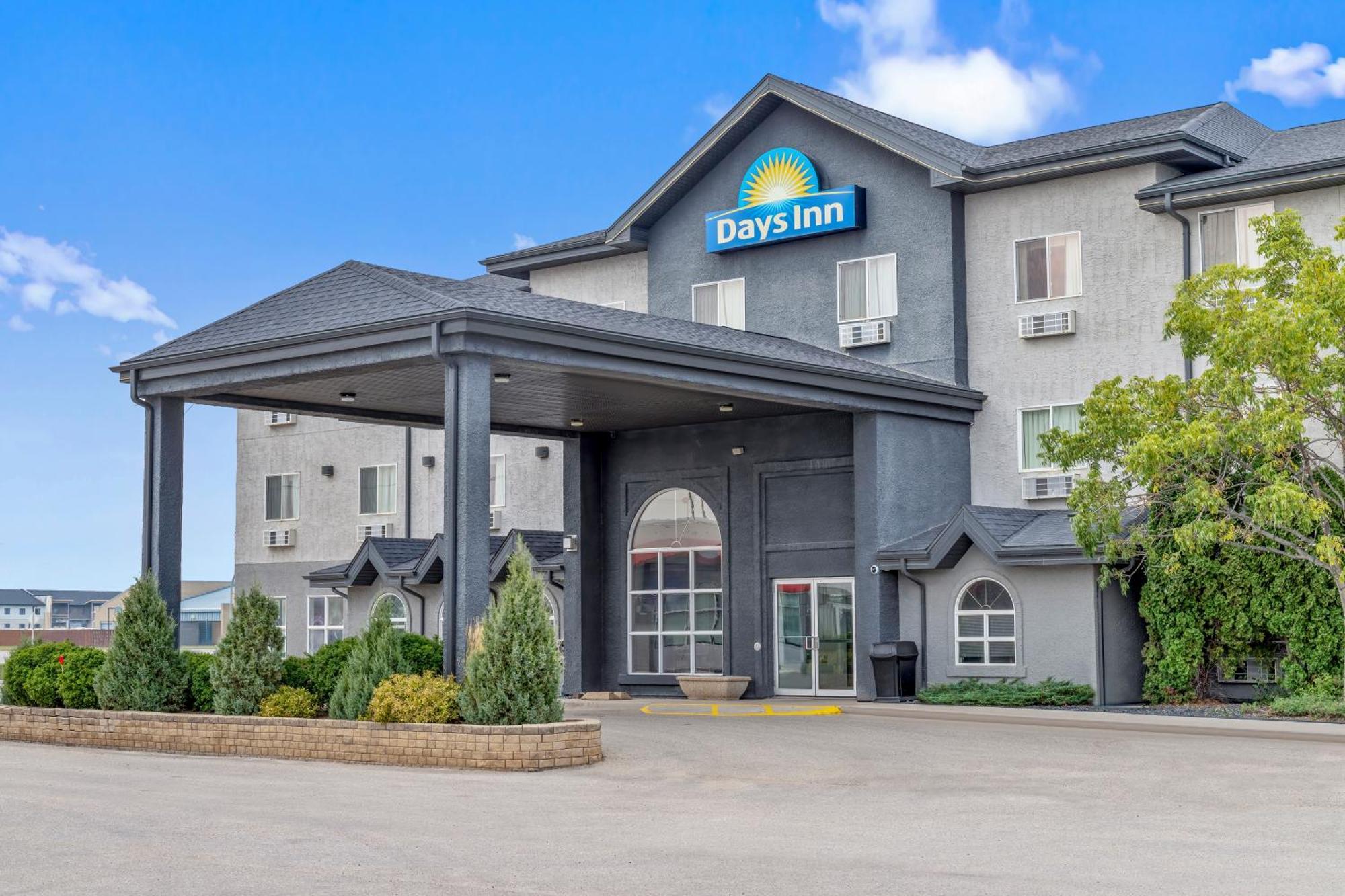 Days Inn By Wyndham Steinbach Exteriör bild